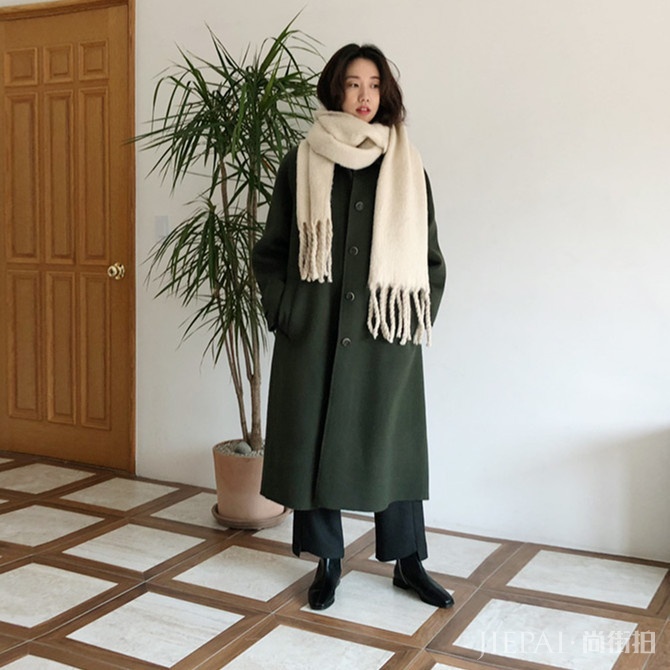 经典穿搭look 简约风格凸显甜美气质