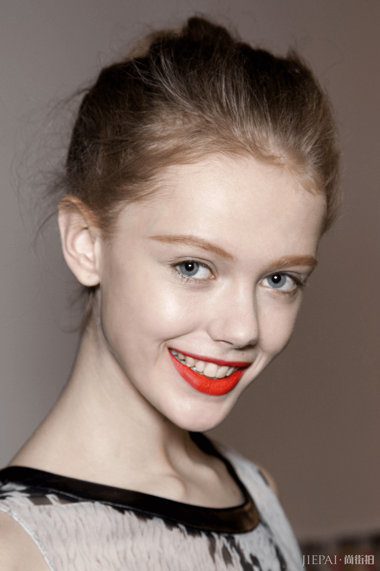 她曾是维密天使在辉煌时期选择结婚!