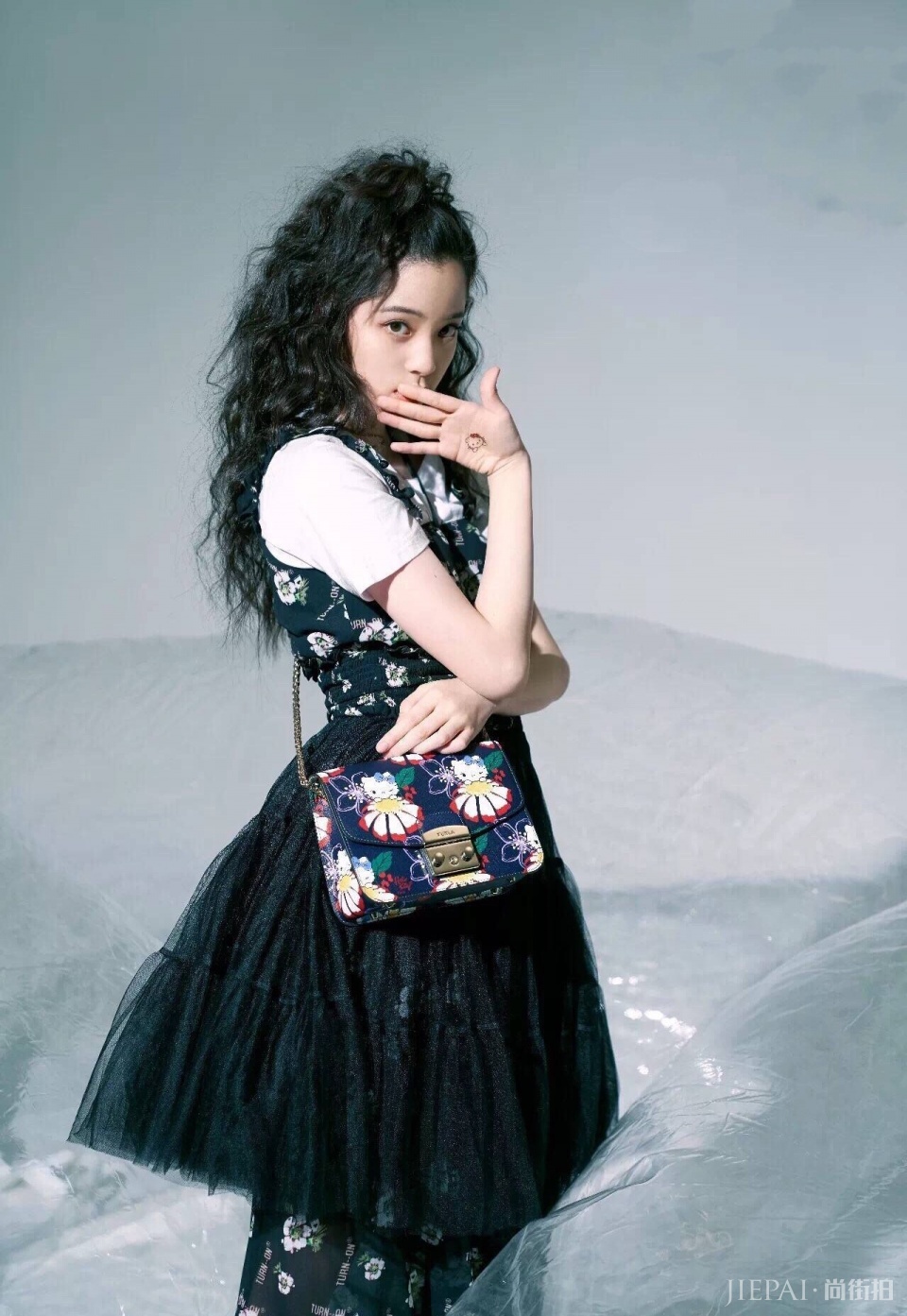 今年最火的羊毛卷泡面头，欧阳娜娜泡面头复古可爱！