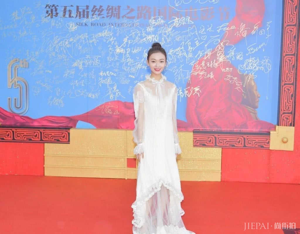 《延禧攻略》魏璎珞大跳热舞,露脐装配短皮裙!