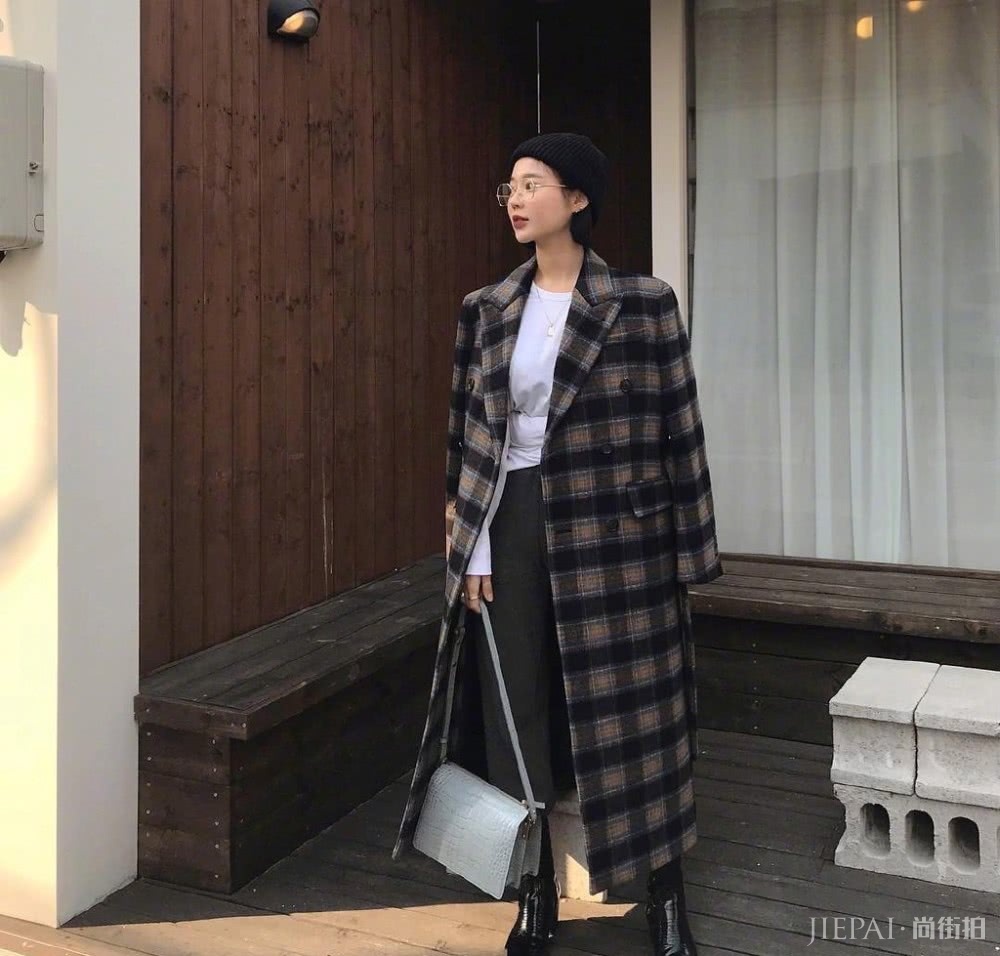 小个子的冬季大衣穿搭，短款是衣橱必备长款这样穿不压个子还显高