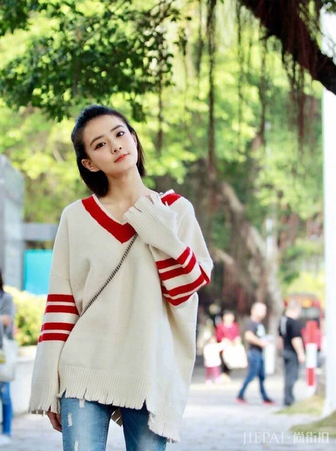 徐璐将绿色袜靴当裤子穿时髦又个性，一般人不敢这样穿