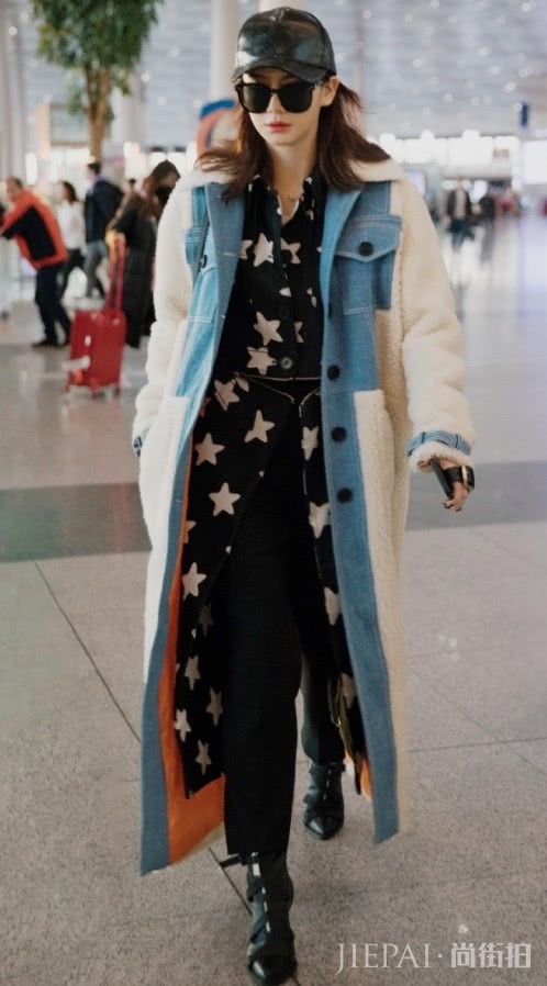 戚薇竟用绳子把卫衣和围巾串一起?防寒还不怕滑落!