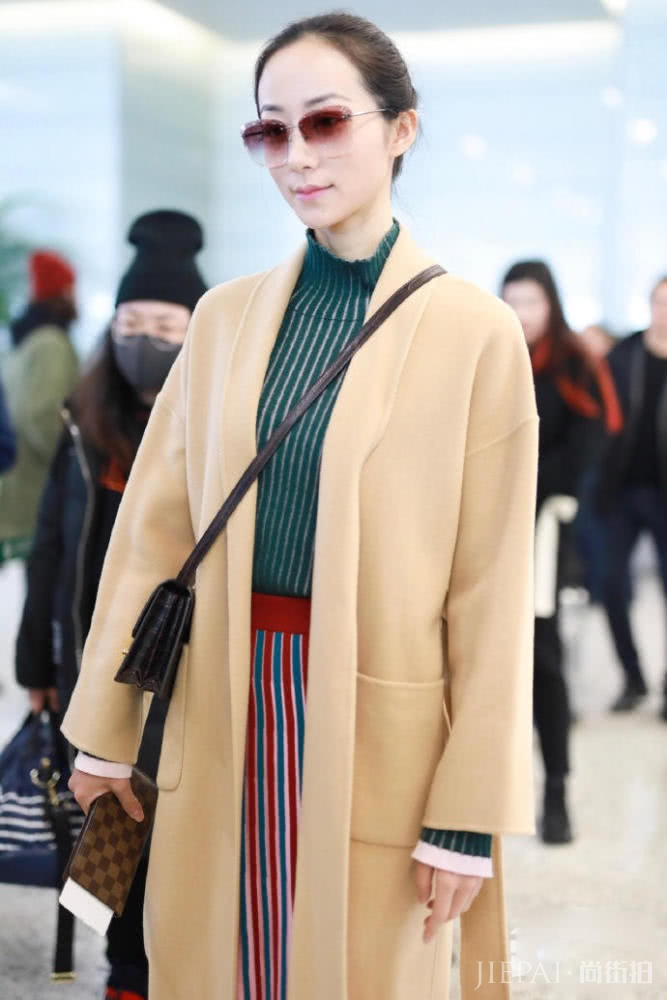 韩雪颜值高+质感穿搭与众不同更时髦