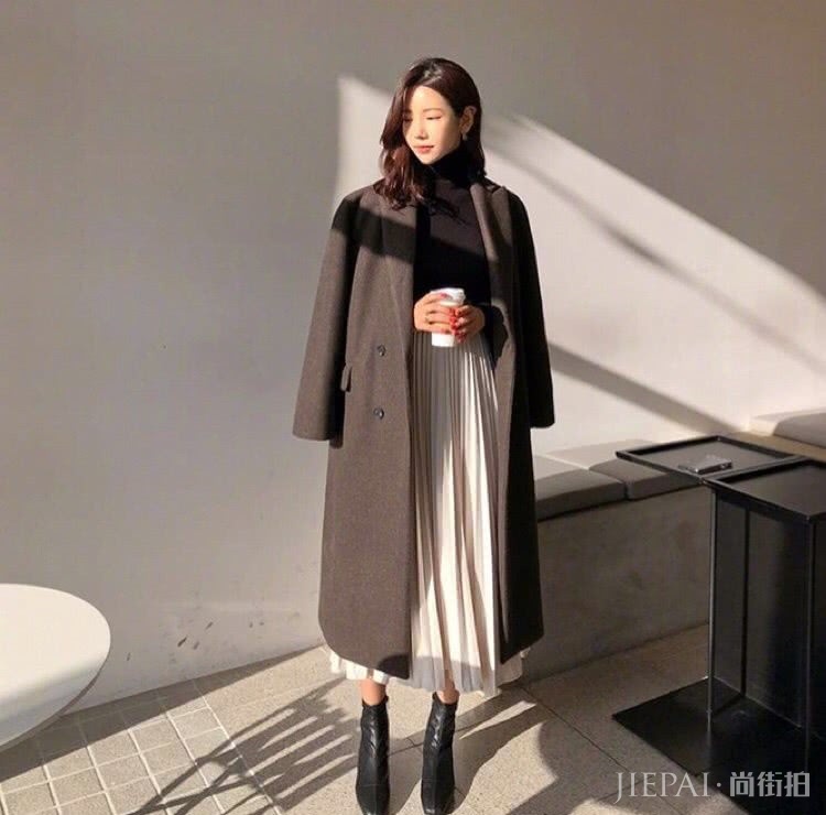小个子的冬季大衣穿搭，短款是衣橱必备长款这样穿不压个子还显高