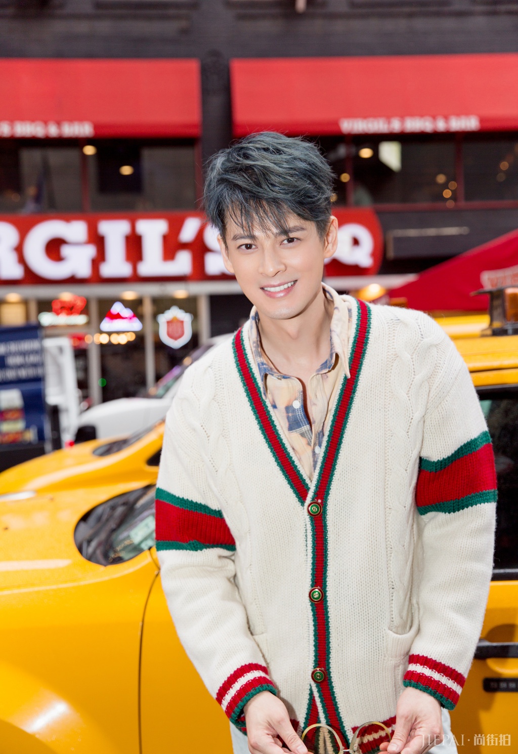 徐海乔郭品超两个大龄男人撞衫针织衫居然秒变20岁