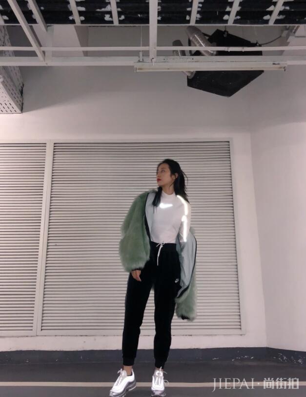 比倪妮还会拍照?曾是鹿晗的最美“学姐”,靠穿搭被全网吹爆