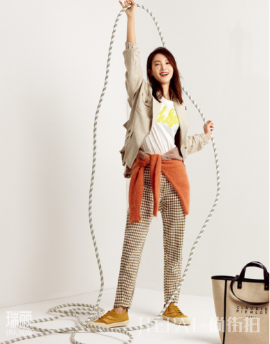 《瑞丽伊人风尚》金晨最新时尚大片 演绎多变海军风