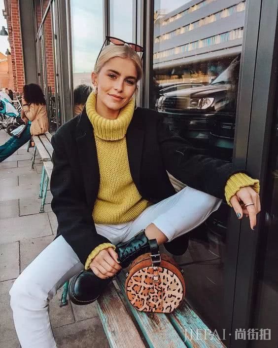 怎么穿黑色的衣服，既能大气时尚又不显得沉闷无趣