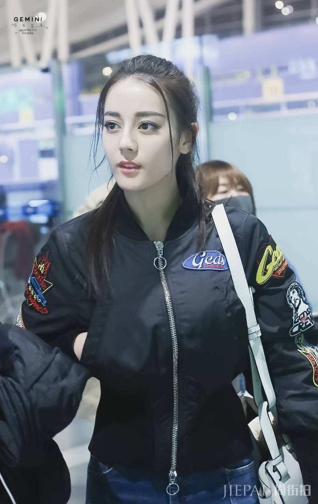 迪丽热巴有刘海是什么的样子！