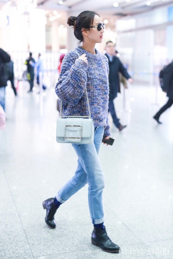 张钧甯非要裹条紧身裙，却意外带火了“苹果胯”！