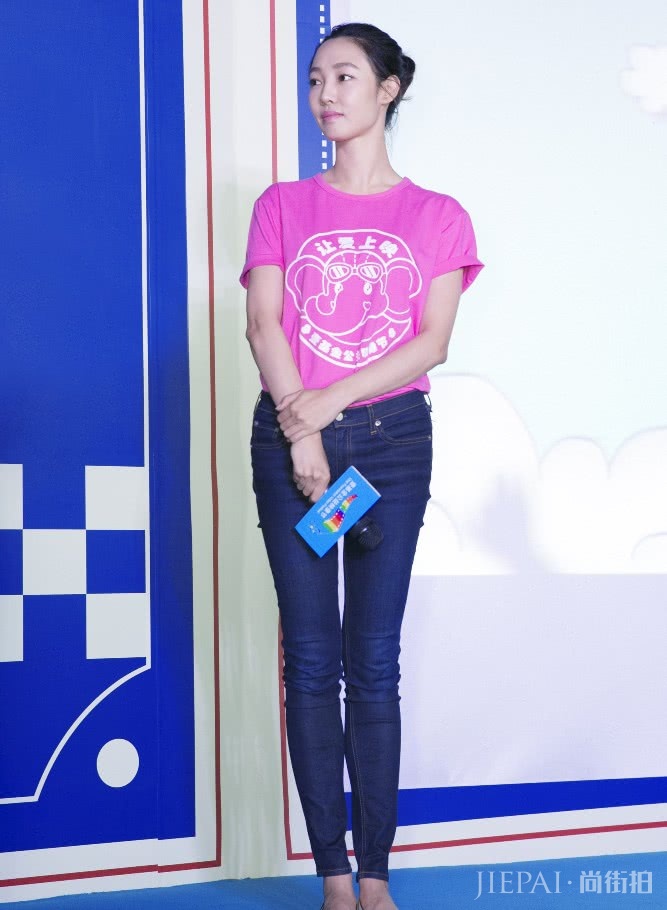 白百何穿出“牙签腰”,真美呀!