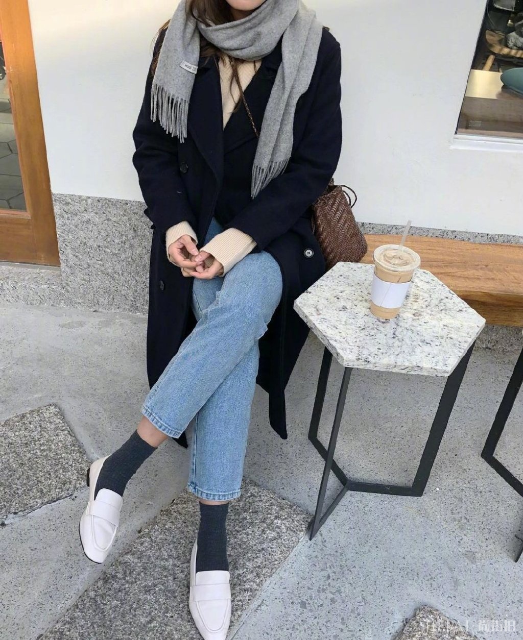 2019年这样穿大衣阔腿裤气质时髦极了！