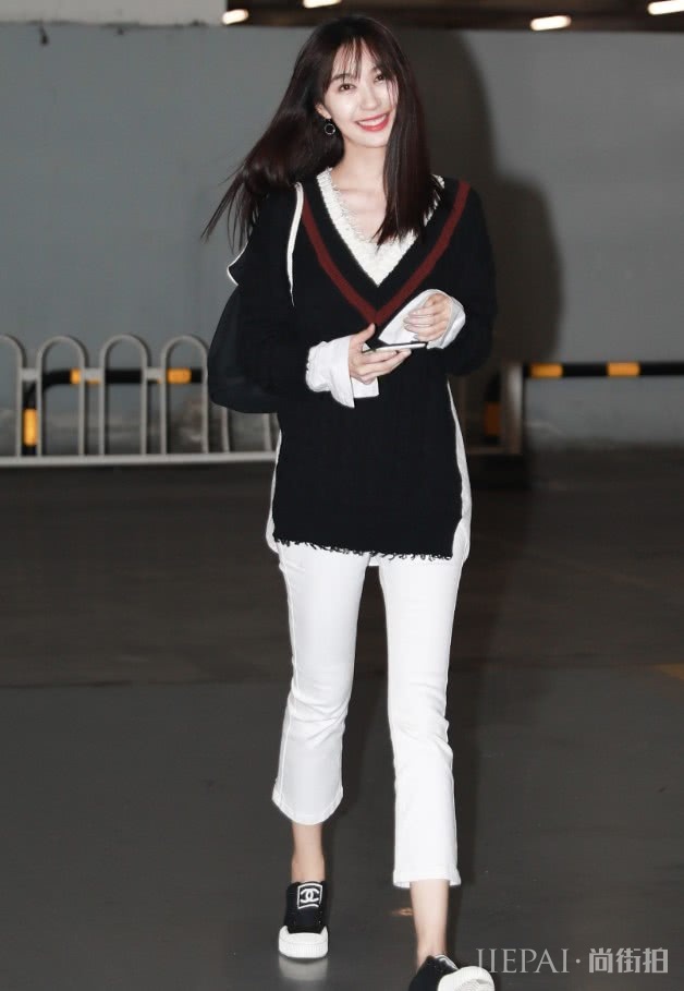 李菲儿的“烟灰裤”超级火!