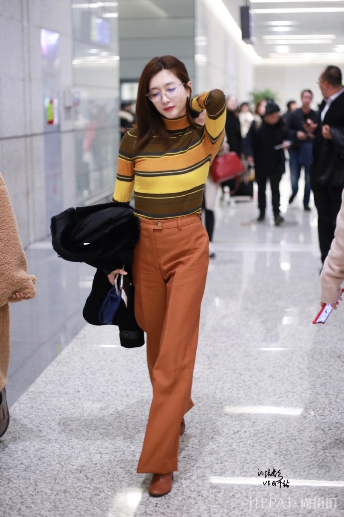 江疏影淑女感十足的新发型抢了风头