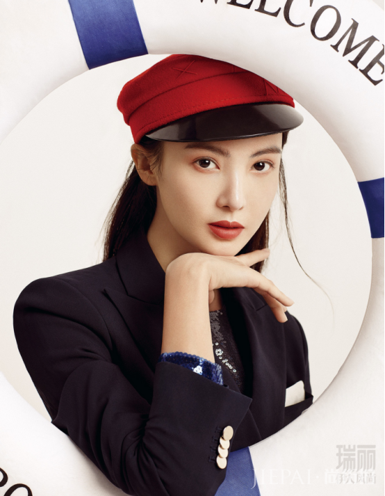 《瑞丽伊人风尚》金晨最新时尚大片 演绎多变海军风