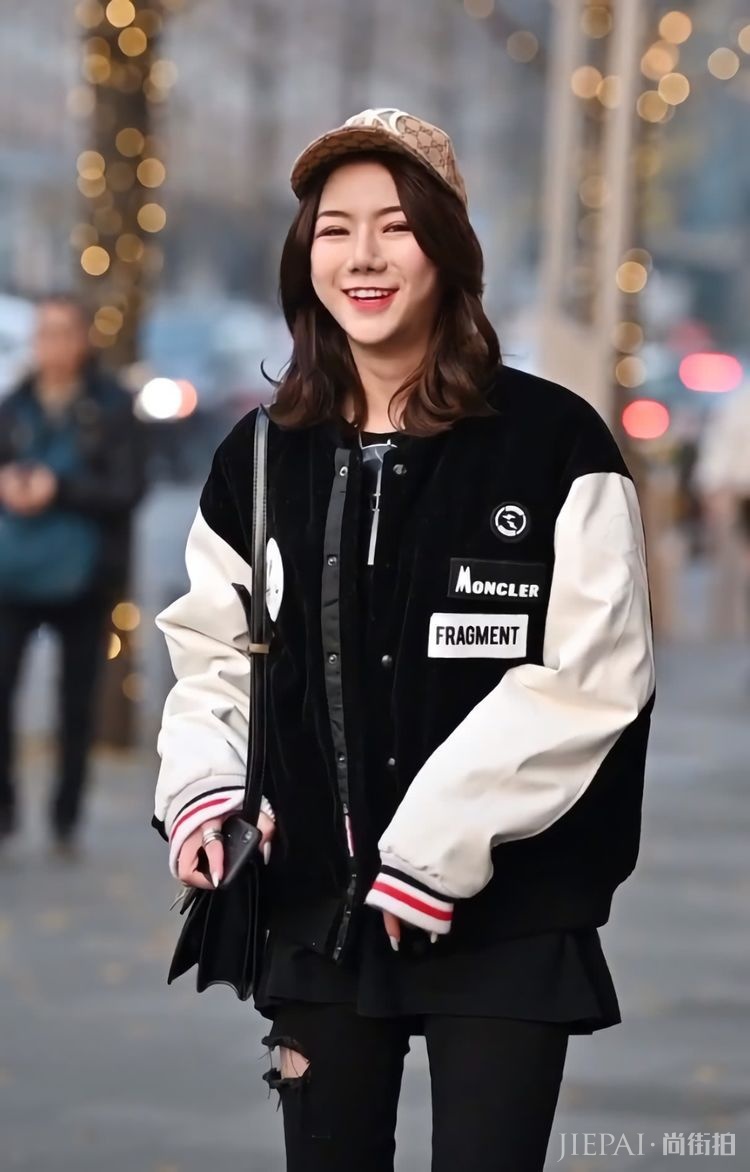 “蛋壳裤”随便搭都超显瘦,难怪越来越多人喜欢!