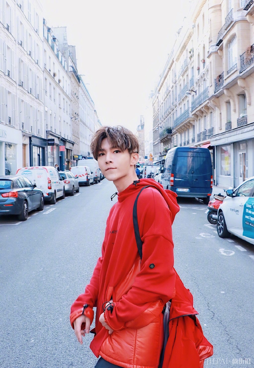 本命年穿红色,如何才能骚气却又不失帅气?