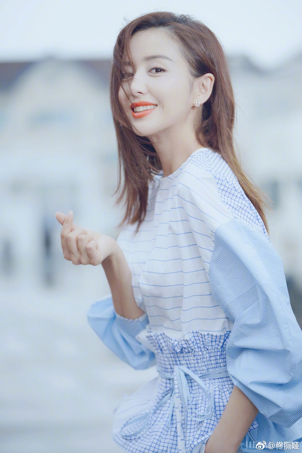 佟丽娅胖了也好看 还不是因为女神的彭润水光妆化得赞