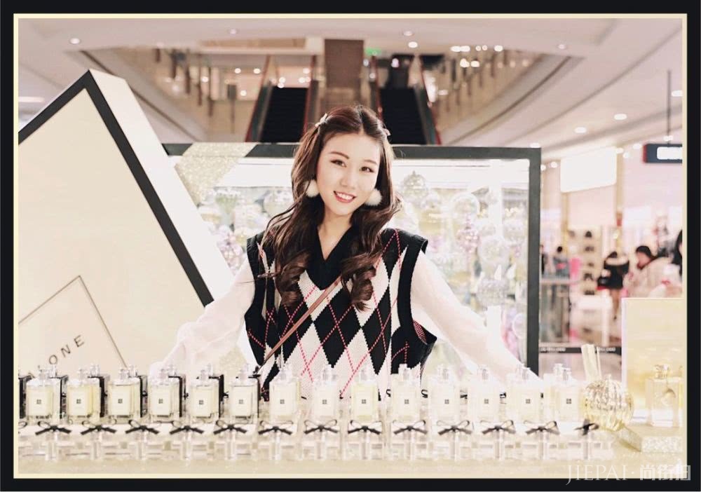 大妈变少女，全靠穿毛衣