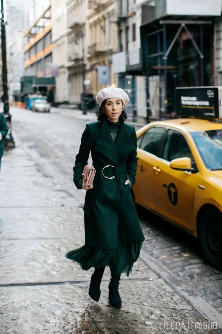 帽子是一年四季都需要的时尚单品 多一顶更精致