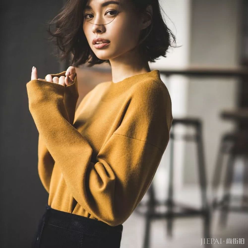 怎么穿黑色的衣服，既能大气时尚又不显得沉闷无趣