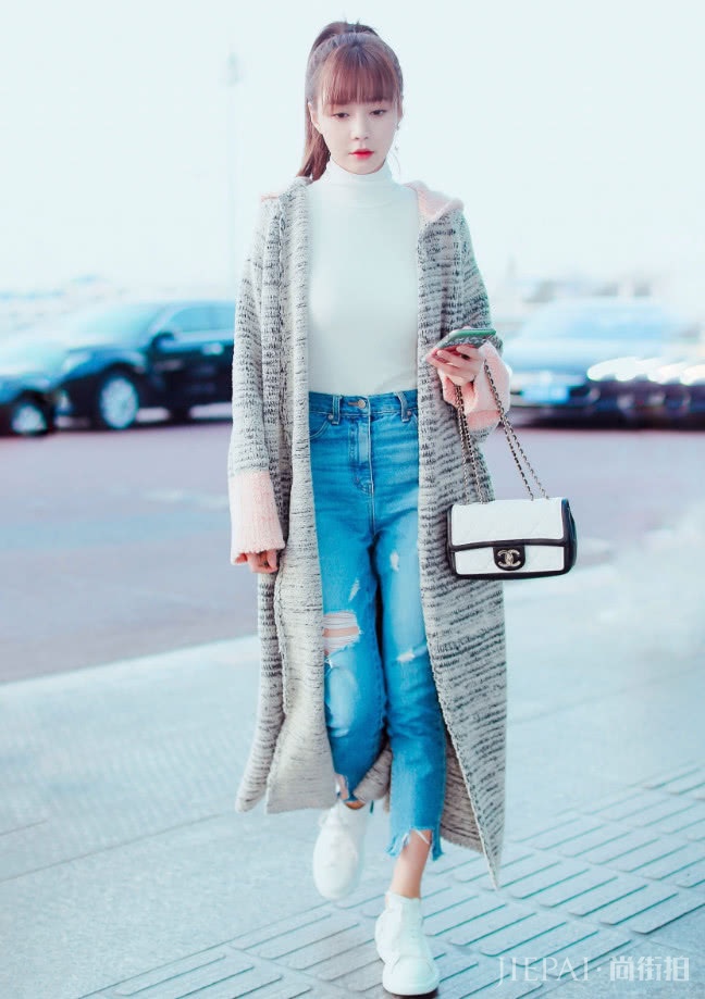 沈梦辰针织衫宽一点穿出来清纯范,穿搭太美了!