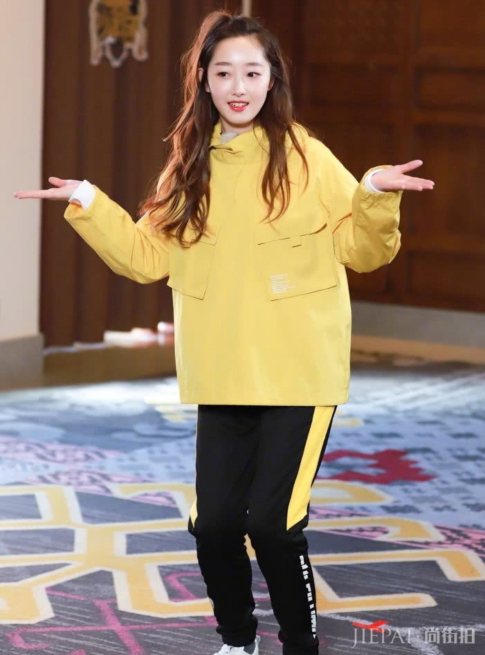 蒋梦婕为了秀“啤酒肚”?穿上“河马装”!