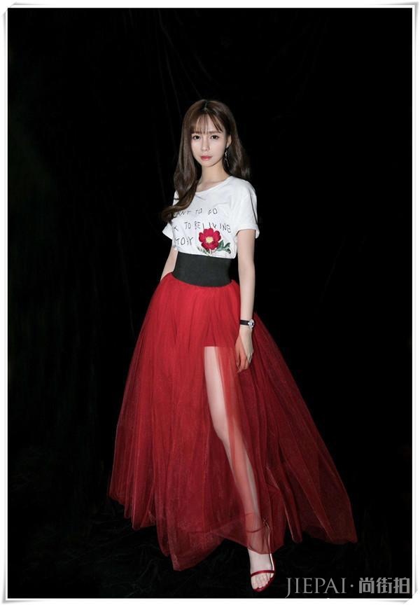 沈梦辰被传结婚消息，现身机场照就显孕相！