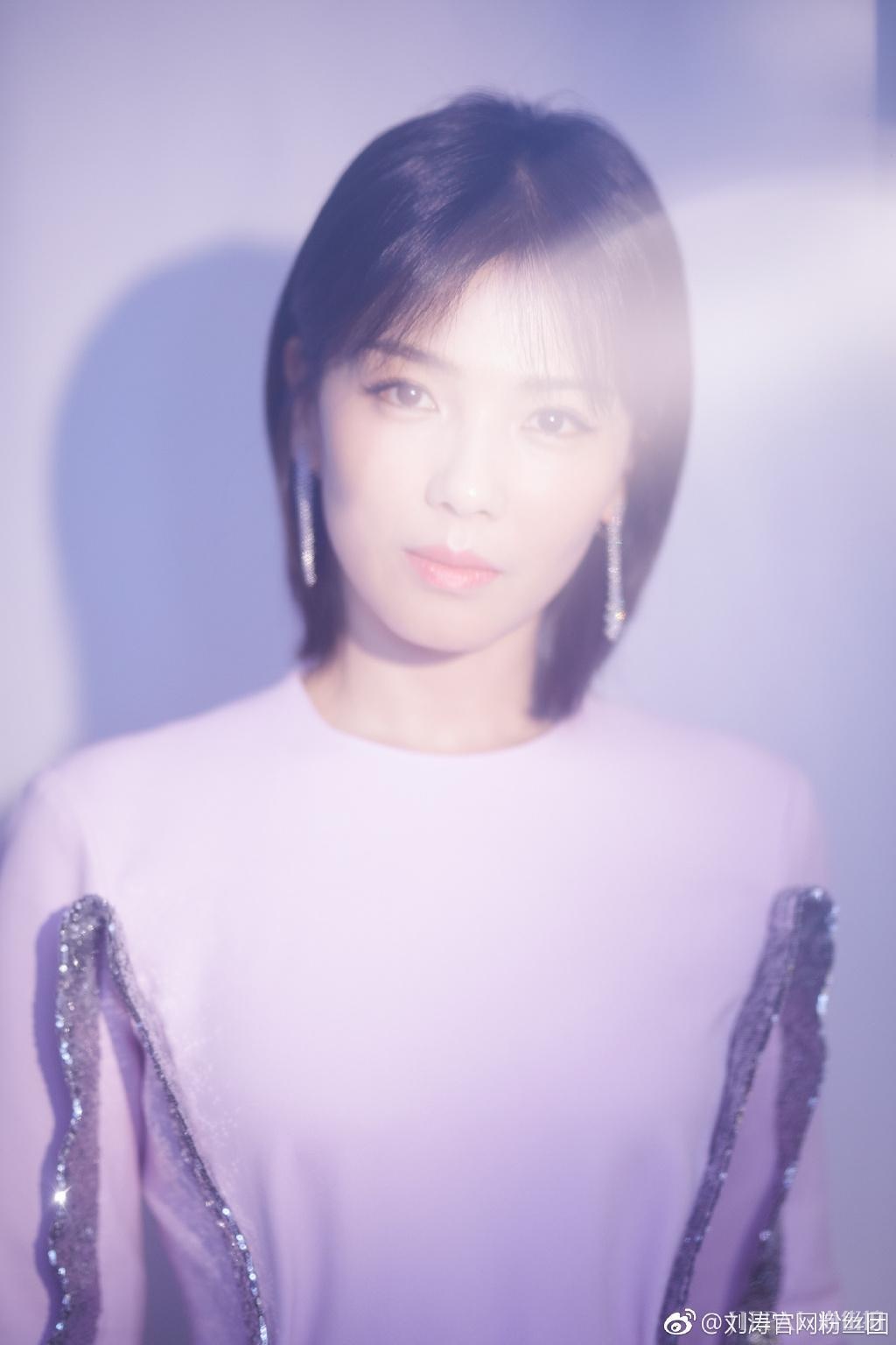 刘涛为剪掉十年长发变波波头,居然意外减龄又时髦