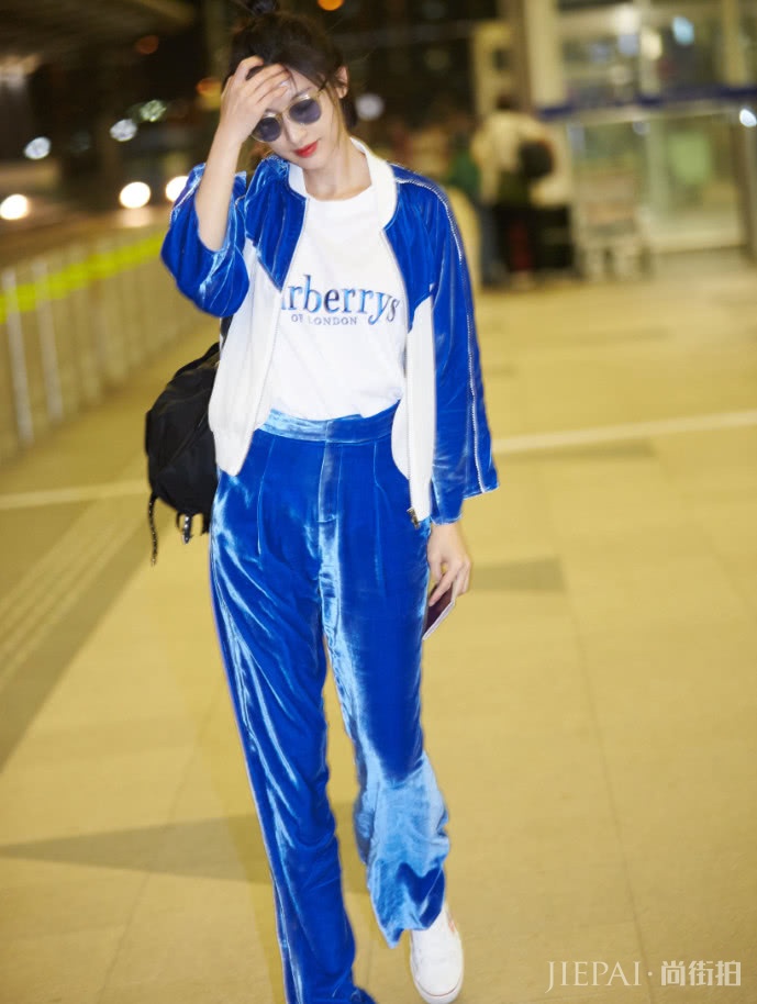 张俪就穿了双“榫子鞋”,却比男人还高,这身材我服!