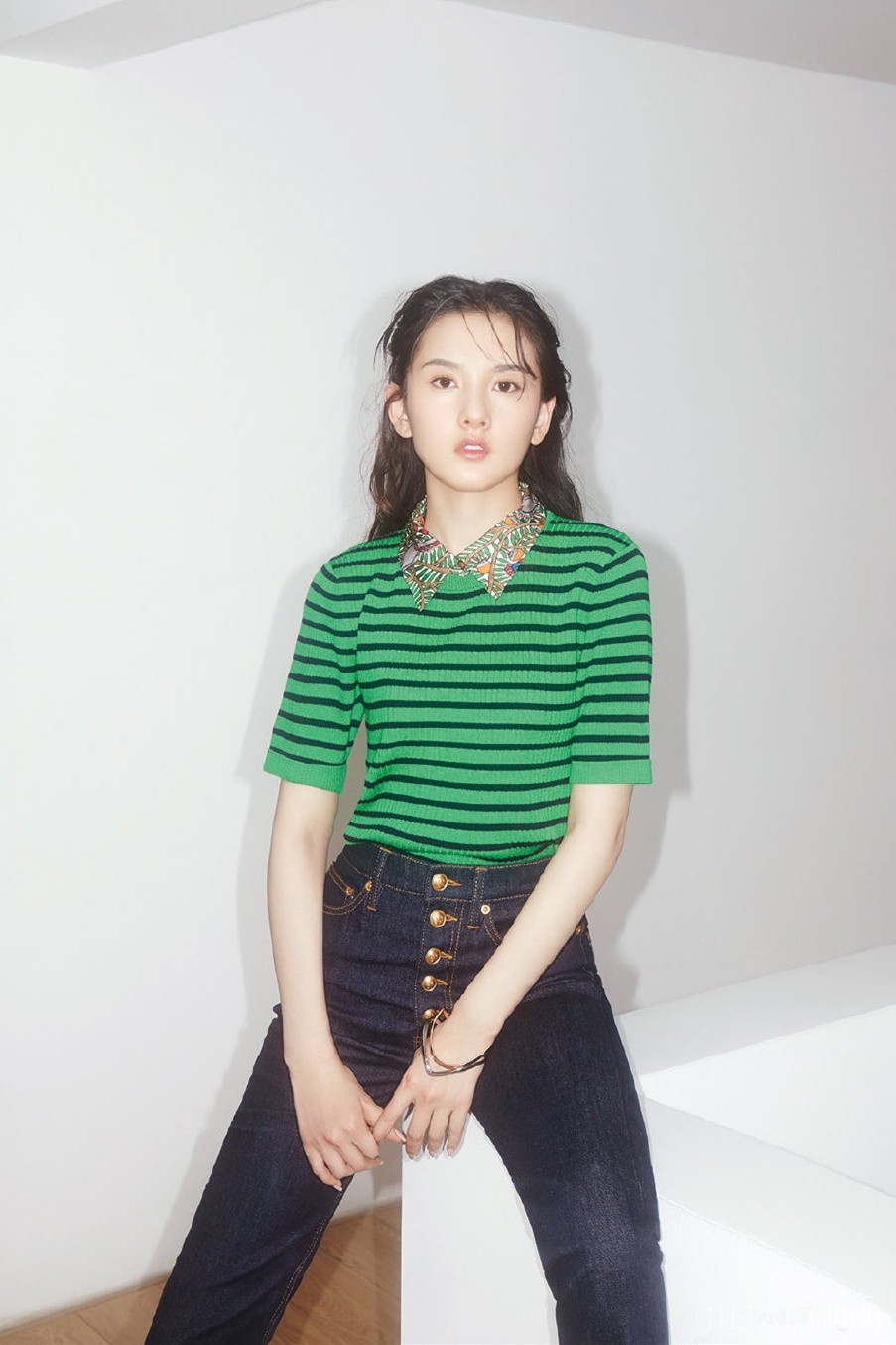 宋祖儿从清纯少女到复古女郎,时髦感越来越强
