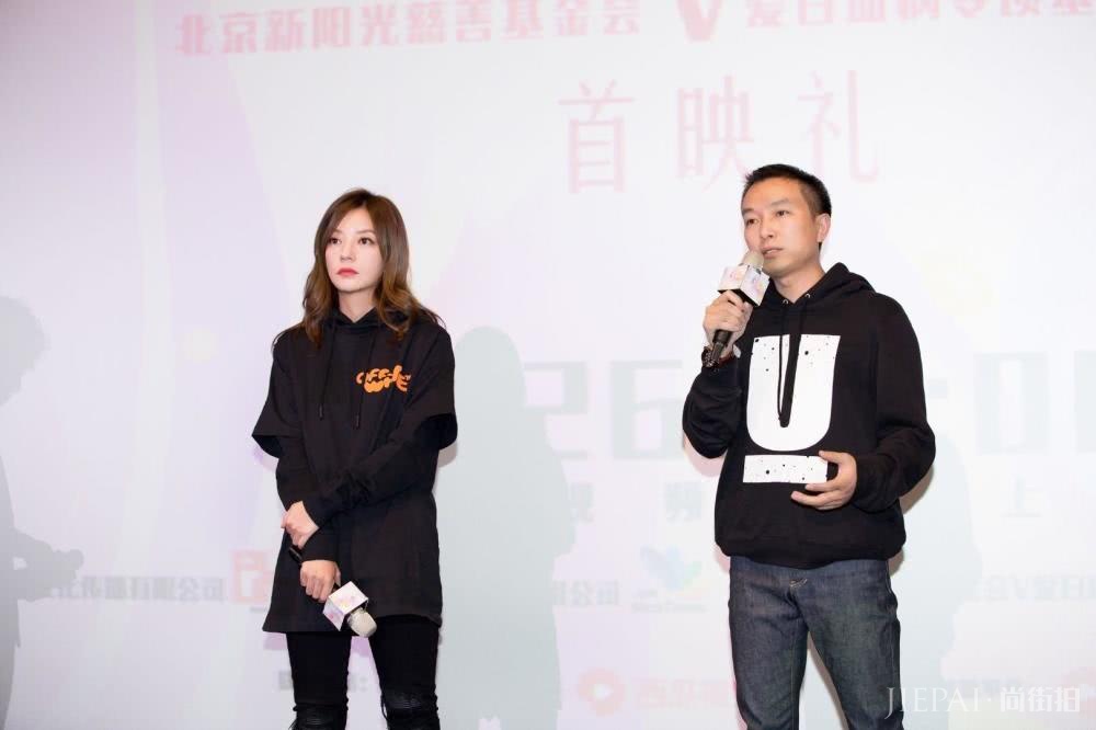 赵薇仅仅只是换上印花裙打底,美了不止一点点