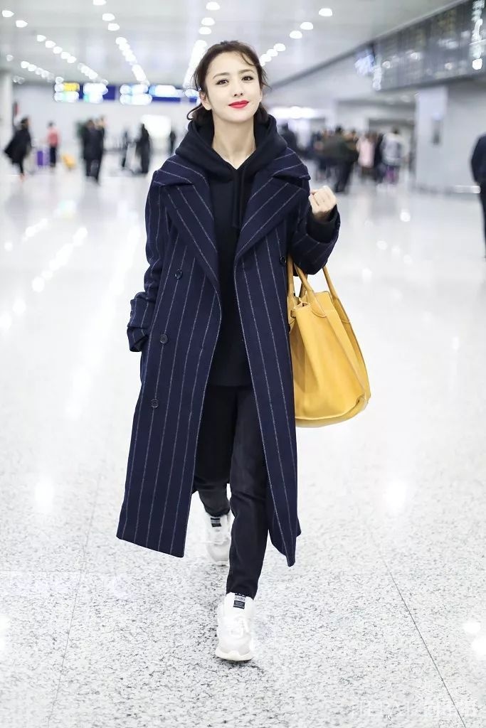 穿大衣+卫衣的你,真的时髦炸了!