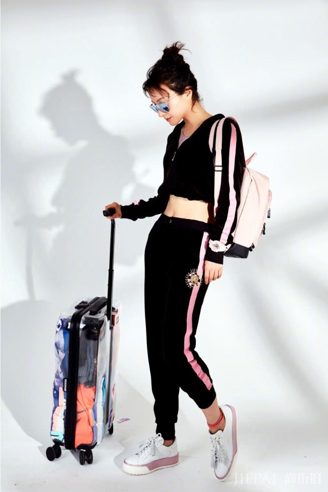 吴昕衣品提升后高调了不少,原来身材这么爆炸啊!