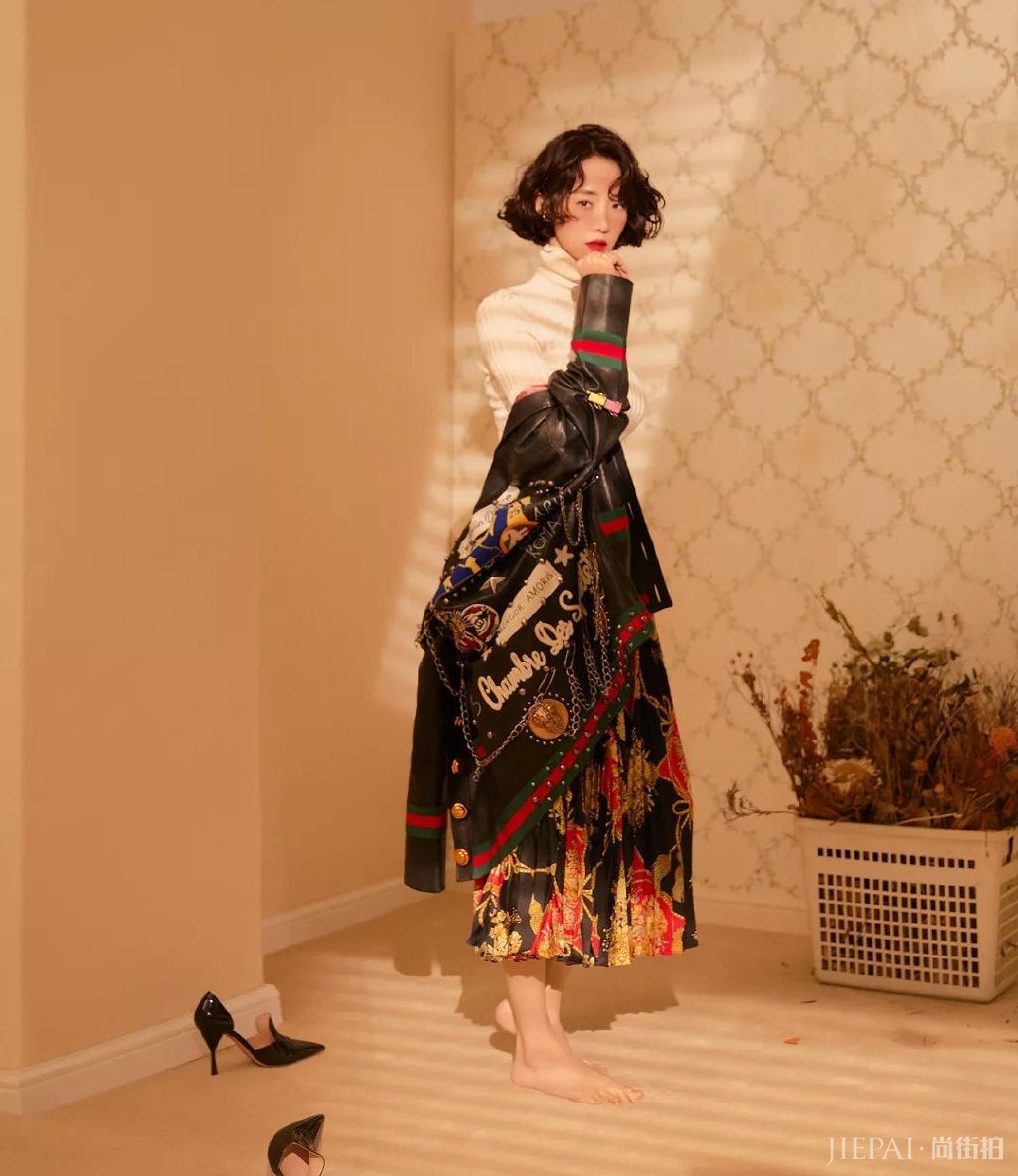 短发女性“高俊熙”换新造型，拥有天鹅颈就是任性