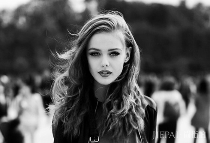 她曾是维密天使在辉煌时期选择结婚!