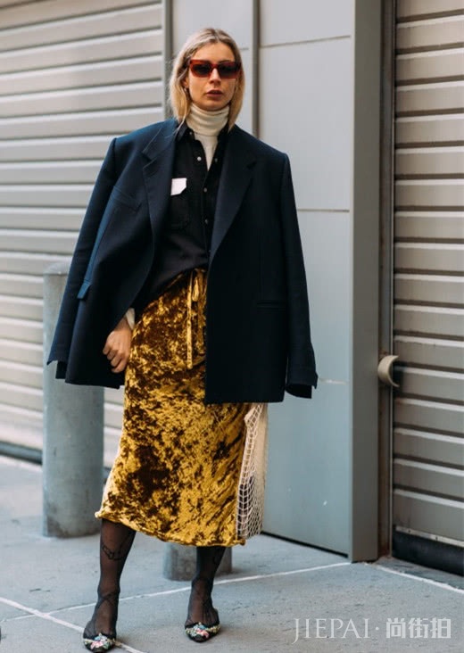 秋冬选择西装+裙子,打造你的最in时尚搭配