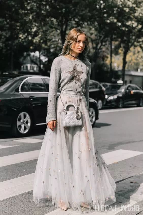 外套内搭的连衣裙有这些