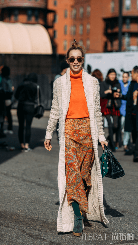 针织衫外套怎么搭配 做温暖柔软的优雅淑女