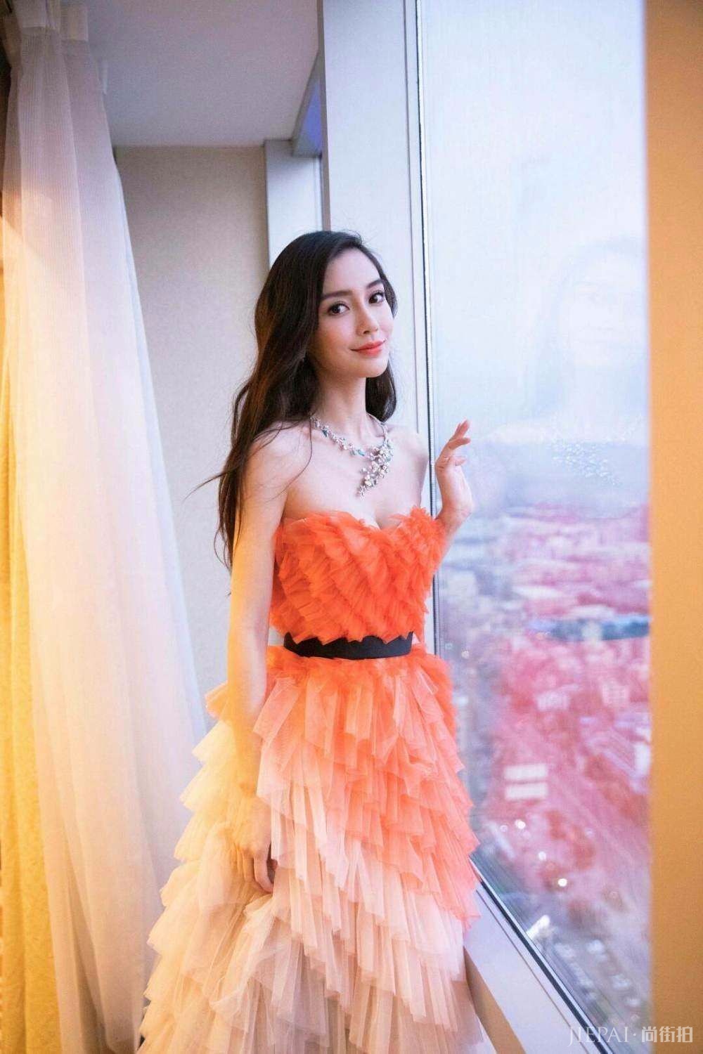 杨颖穿仙女裙很惊艳！