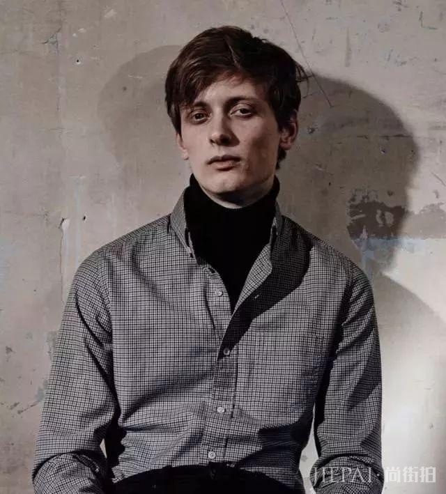 毛衣怎么穿?才像见过大世面的