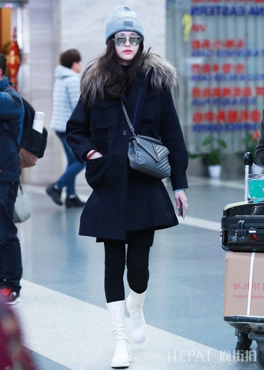 大衣怎么穿洋气?用短靴配合可以使你的身材比例更完美