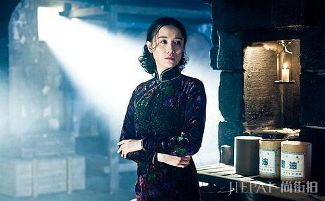 宋佳完美诠释什么是东方美,穿旗袍惊艳了时光!