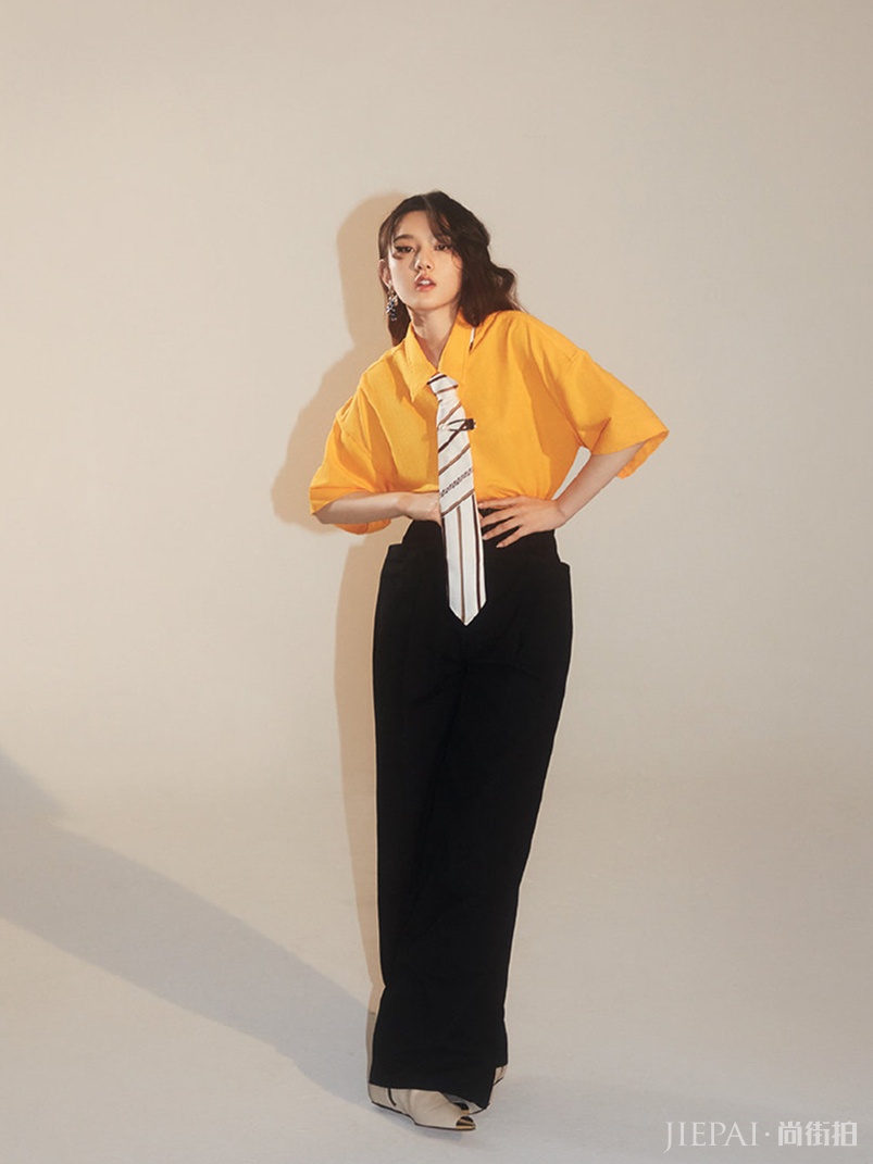 宋祖儿从清纯少女到复古女郎,时髦感越来越强