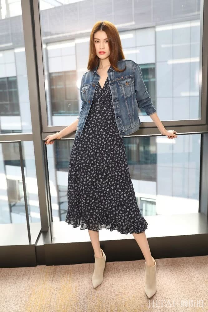 外套内搭的连衣裙有这些