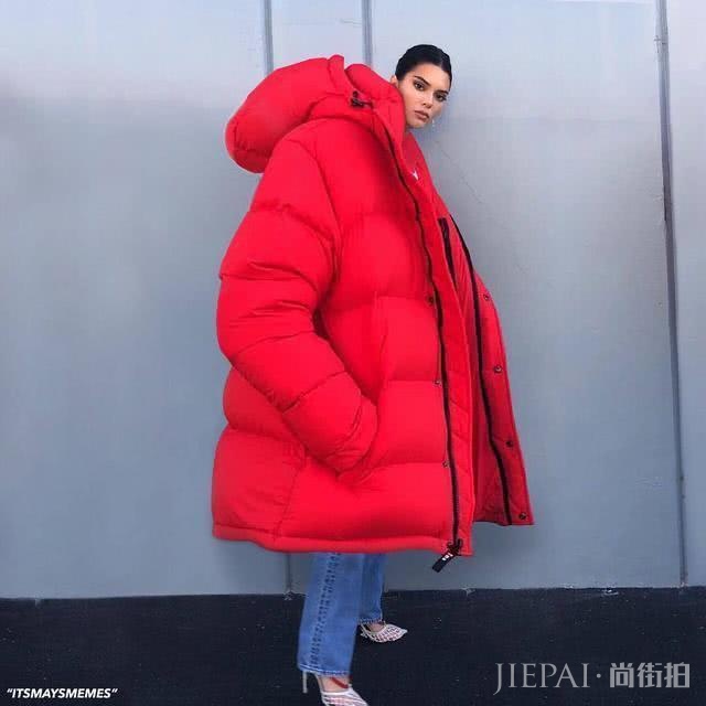 看今年明星们的机场秀，羽绒服成为时尚宠儿