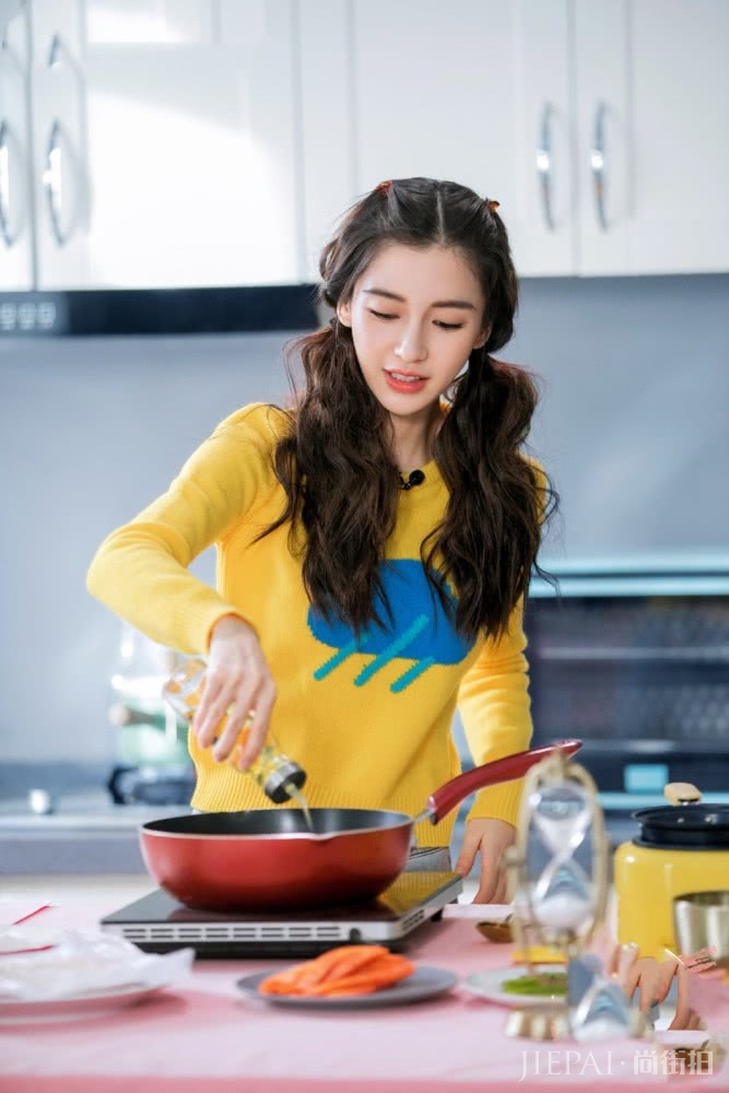 Angelababy新发型翻车，撞脸王子文，颜值高也别任性