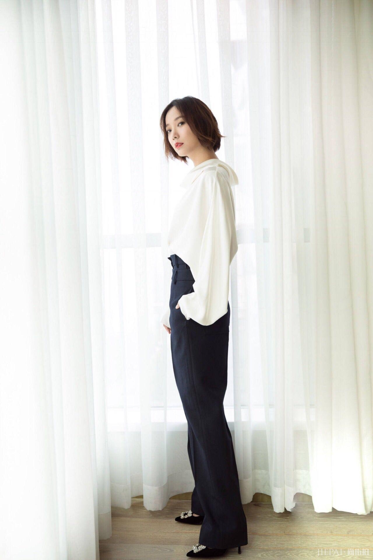 借鉴王珞丹的风格特别的知性起范儿