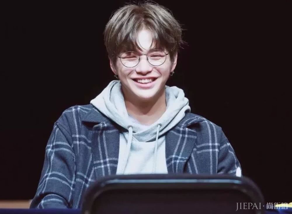 新衣配新发型，这几款男生发型，总有一款打动你